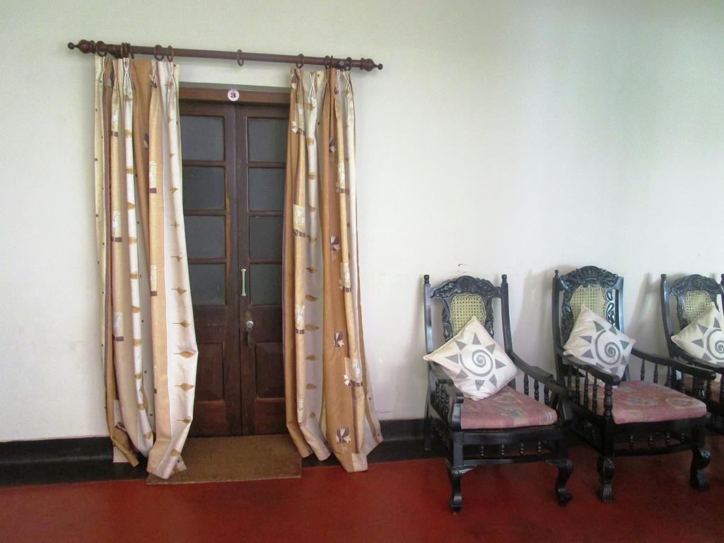 Hotel Shalini Anurâdhapura Chambre photo