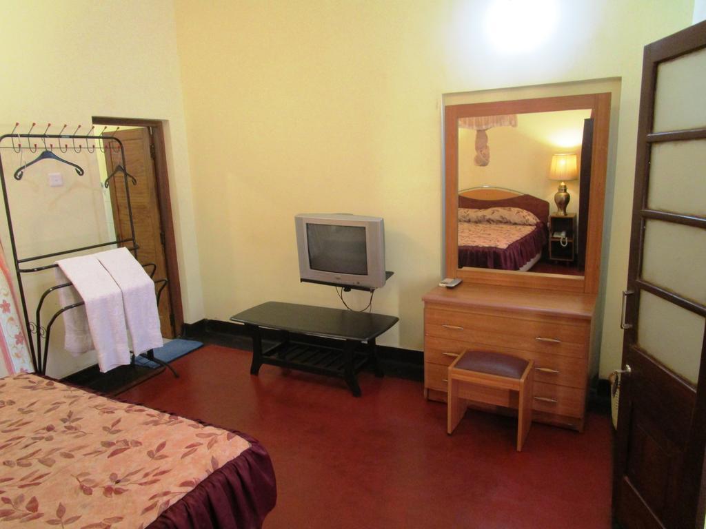 Hotel Shalini Anurâdhapura Chambre photo