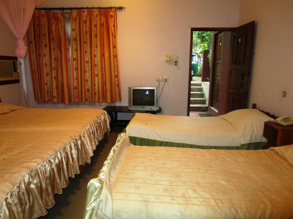 Hotel Shalini Anurâdhapura Chambre photo
